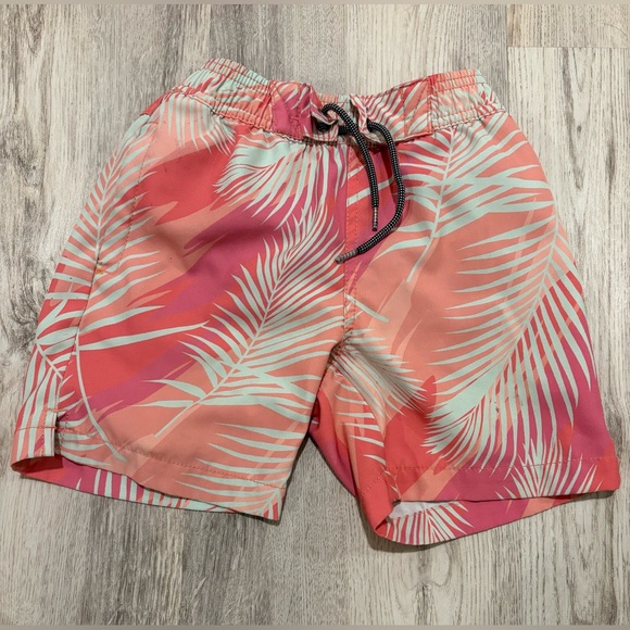 Boys boardshorts - Picture 1 of 3